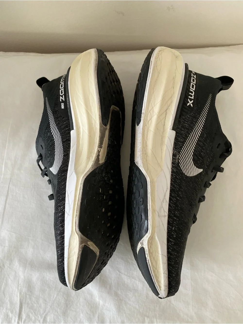 Nike ZoomX Invincible Run flyknit black sz 9.5 mens